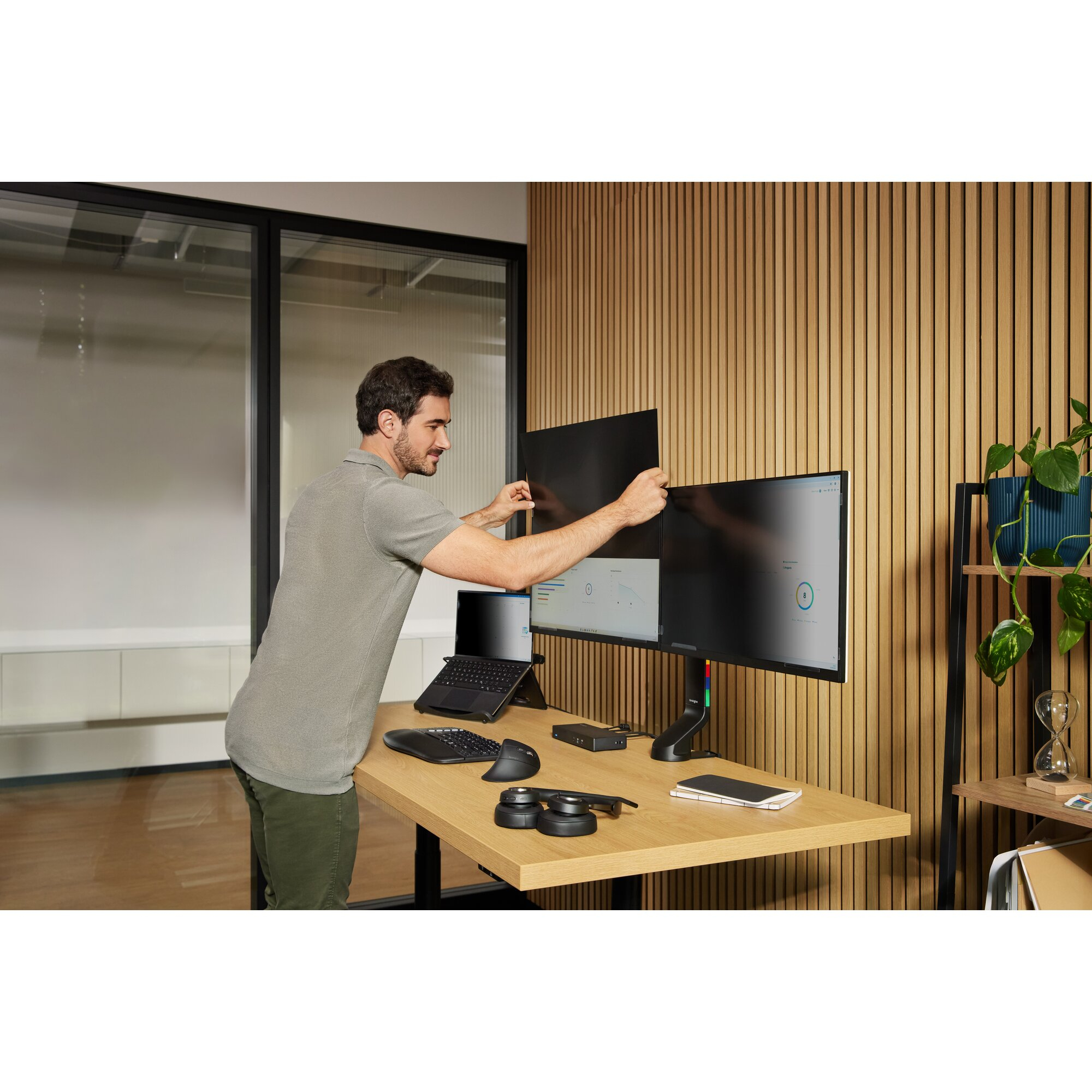 Kensington 2-way Removable Privacy Screen Filter voor 19.5" Monitors 16:9 - Afbeelding 2